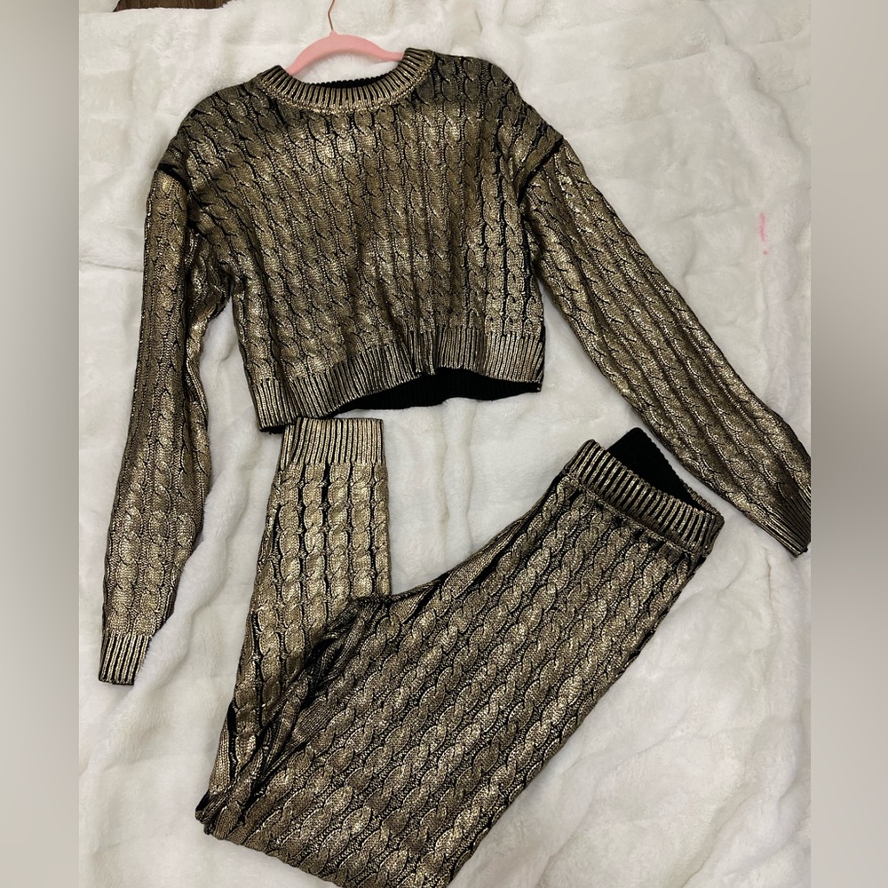 Black and gold crop top set